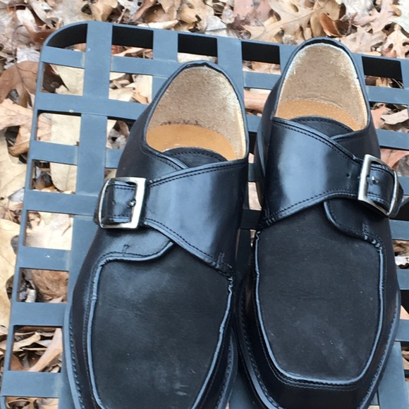 Exclusively De La Rentis  buckled genuine leather - Picture 8 of 8